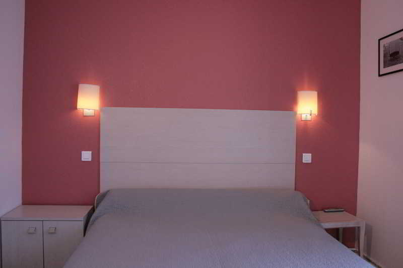 Hotel De Perros, The Originals Boutique Ngoại thất bức ảnh